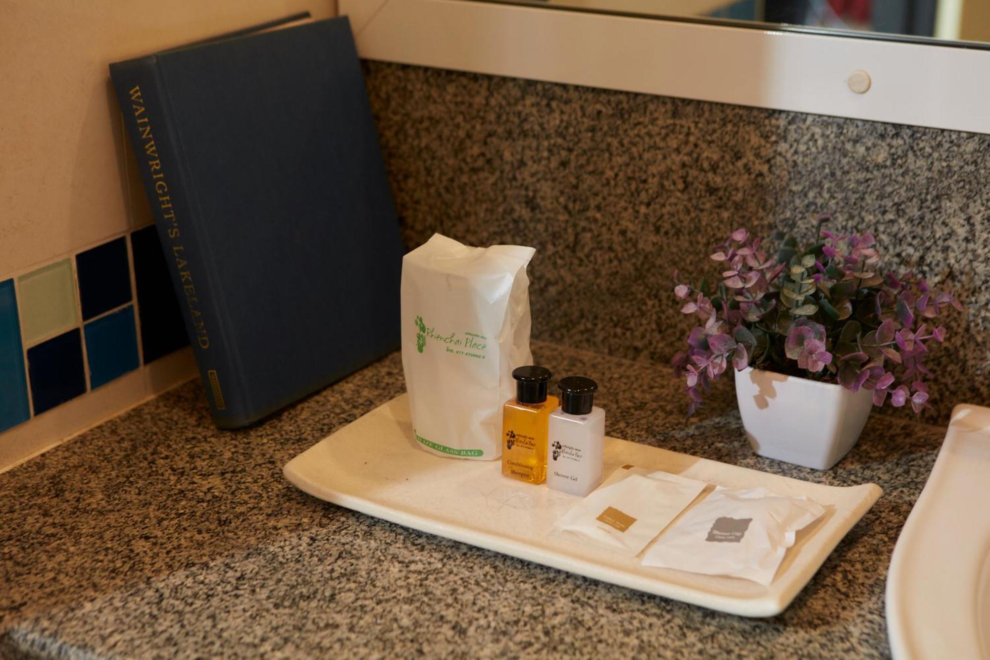 Rhienchai Place Hotel Szuratthani Kültér fotó